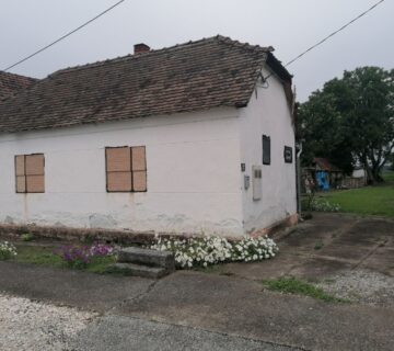 PRIVLAKA - kuća i veliko zemljište 2159 m² - cover