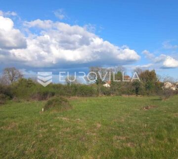 Istra, Čabrunići, građevinsko zemljište 351m2 idealno za gradnju kuće - cover