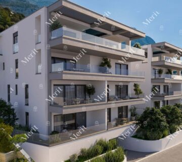 Trosoban stan u luksuznoj novogradnji, Makarska - cover