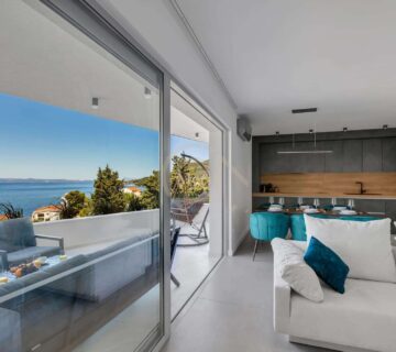 Drašnice, luksuzno namješten stan 100m od mora, velika terasa, jacuzzi - cover