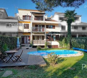 Apartmanska kuća s bazenom u Rovinju - cover