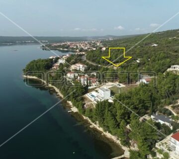 Građevinsko zemljište drugi red do mora, 365m2 - cover