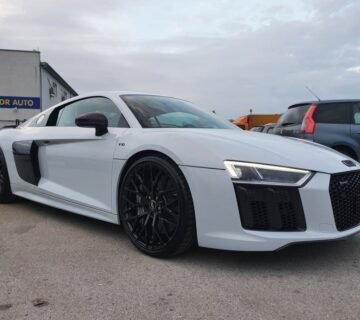 Audi R8 V10 Plus Quattro - cover