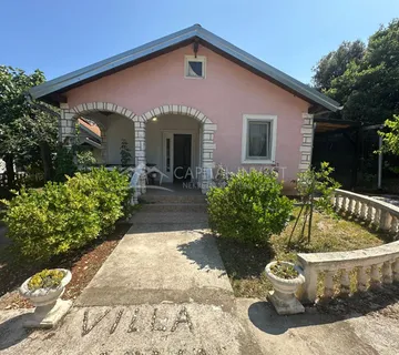 Trosobna vikendica, Marčana, Kavran - cover