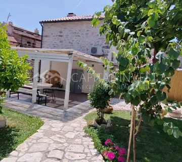 Renovirana kuća sa bazenom, Galižana, Istra - cover