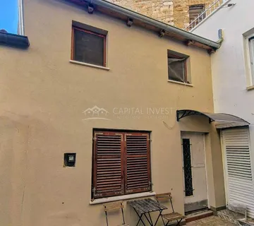 Četverosoban stan, odvojen apartman, Pula, Centar - cover
