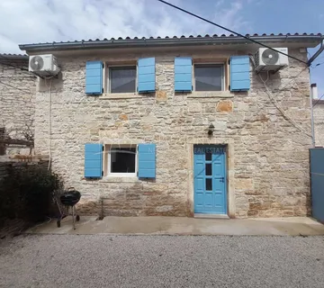 Kamena kuća, Marčana, Istra - cover
