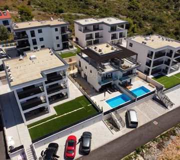 ROGOZNICA- PENTHOUSE U NOVOGRADNJI 130M OD MORA - cover