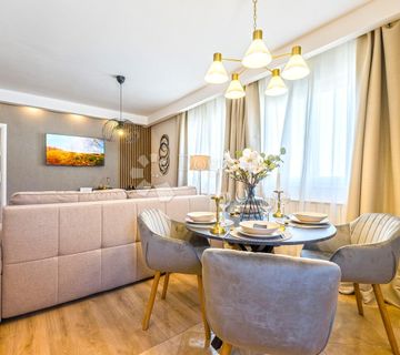 PREKRASAN PENTHOUSE -s terasom od 34m2!! - cover