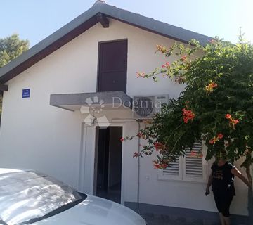 BILICE KUĆA 50 METARA OD PLAŽE  - cover