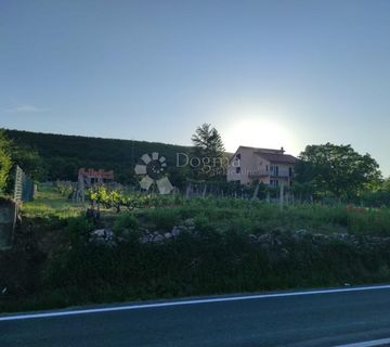 PRILIKA! GRAĐEVINSKO ZEMLJIŠTE SINJ-BRNAZE 588,5 m2 - cover
