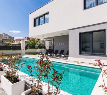 TWO EXCLUSIVE LUXURY VILLAS NEAR SPLIT – A RARE OPPORTUNITY FOR PRESTIGIOUS LIVING & INVESTMENT - cover