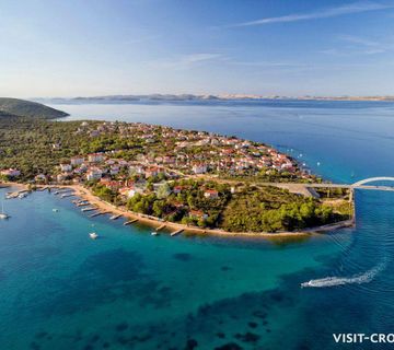 Prostrano zemljište 1122 m² u Ždrelcu, Ugljan – Idealno za gradnju! - cover