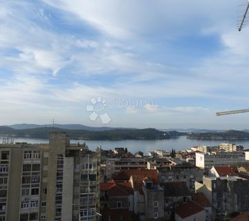 ŠIBENIK - stan na atraktivnoj lokaciji s pogledom na more - cover