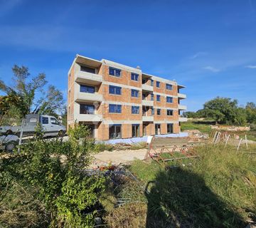 Dvosoban stan 10min od Poreča s okućnicom 80m2 - cover