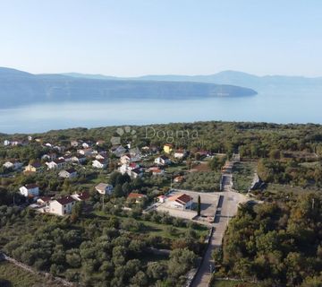 ZEMLJIŠTE - OKOLICA GRADA KRKA - POGLED MORE - cover