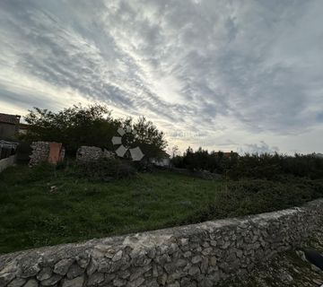 VRSI ,PRODAJE SE GRAĐEVINSKO ZEMLJIŠTE 582 m2 - cover