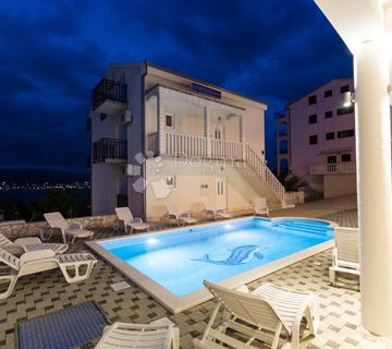 Apartmanska kuća s bazenom  - cover