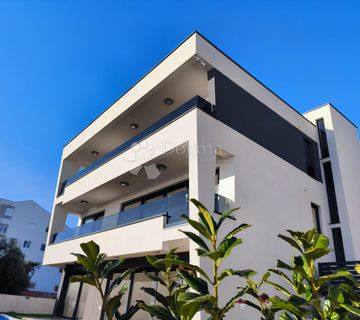 STAN S BAZENOM NA 30M OD MORA - 150m2 - Mandre, otok Pag - cover