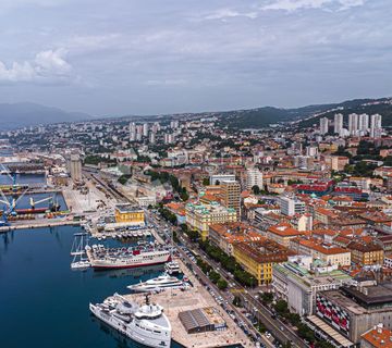 Centar 121m2 4skl prvi kat Porto Baroš na dlanu!! - cover
