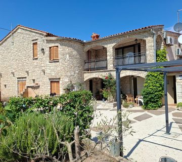 POREČ (okolica) - Kuća sa 3 stana i pogledom na more - cover