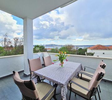 Kuća s 8 apartmana spremna za turistički najam - cover