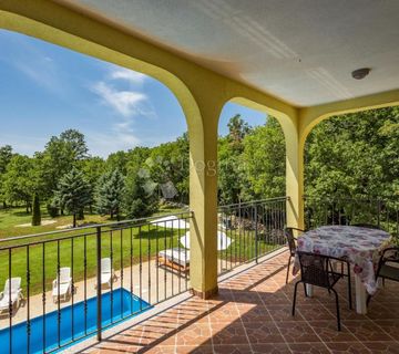 Kuća s tri apartmana (14 osoba) - cover