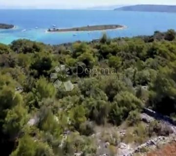 Hitna prodaja! Tereni sa pristupnim putom na otoku Drvenik Veliki! - cover