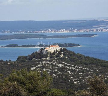 Interesantna i posebna lokacija! Otok Babac-građevinsko zemljište! - cover