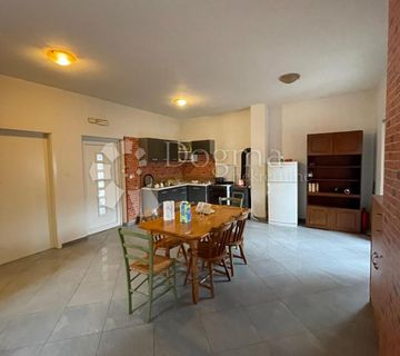 Poslovno stambeni prostor 76.5 m² Dražice - cover