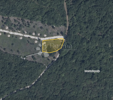 Poljoprivredno zemljište od 830 m2 uz cestu - cover