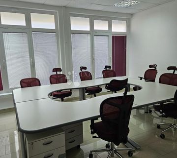 NOVO u ponudi - ZAMET - cca 185 m2  - cover