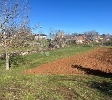 Građevinsko zemljište 860 m² – mirno naselje, blizina centra Labina - cover