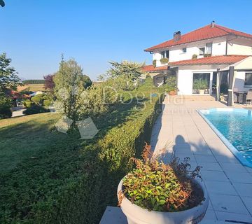 Vila 582 m2, bazen, teniski teren, parcela 5500 m² - cover