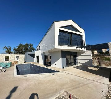 DIZAJNERSKA VILLA S BAZENOM, OPREMLJENA -okolica POREČA - cover
