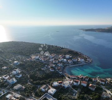 Kuća s bazenom  70 metara od plaže - cover