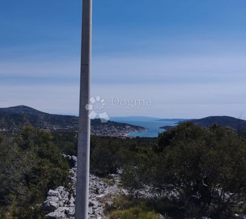 GRAĐEVINSKO ZEMLJIŠTE S PREDIVNIM POGLEDOM VINIŠĆE - cover