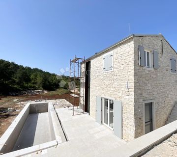 DIZAJNERSKA VILA U POTPUNOJ PRIVATNOSTI - cover