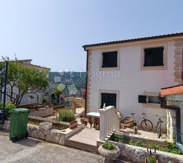 Kuća s 4 apartmana - Marina - cover