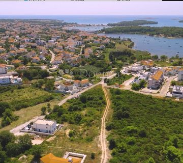 PARCELA S POGLEDOM NA MORE! - cover