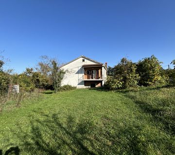 Pazin, KUĆA 288 m2, 2350 m2 zemljišta - cover