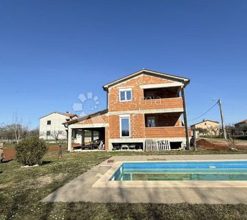 ROH BAU KUĆA SA 2 STANA, GOTOVIM BAZENOM I GRAĐEVINSKIM ZEMLJIŠTEM - cover