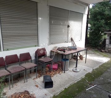 Crikvenica, višestambeni objekt za rekonstrukciju sa građevinskom dozvolom - cover