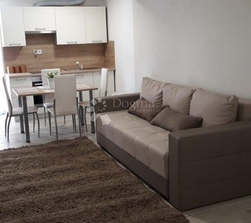 PRIMOŠTEN, prekrasan apartman na moru - cover