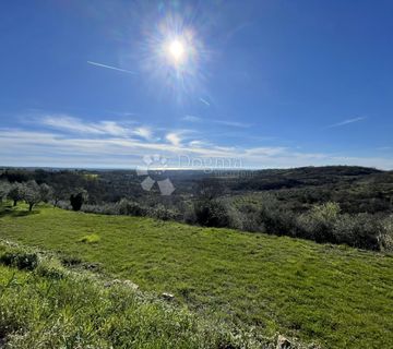 ZEMLJIŠTE SA TOP POGLEDOM I GRAĐEVINSKOM DOZVOLOM - cover