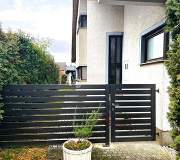 Atraktivna Kuća s Poslovnom Zgradom u Donjem Kraljevcu – Idealno za Život i Posao - cover