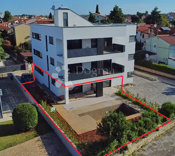 PREKRASAN STAN SA BAZENOM U NOVOGRADNJI - cover