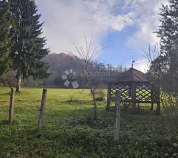 Neopisivno savršeno zemljište sa Kurijom - cover