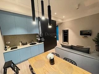 RIJEKA u samom centru grada prodajemo nekretninu s pet apartmana - cover
