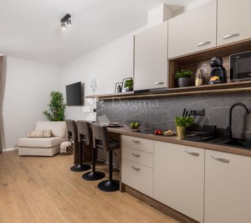 Najam studio apartmana u centru grada Rijeke - cover